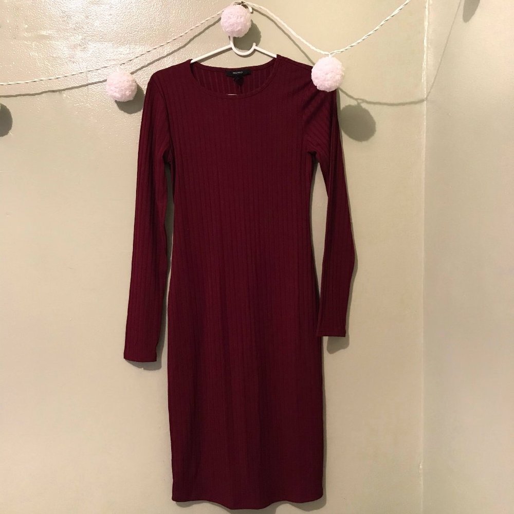 FOREVER 21 Burgundy Fitting Dress